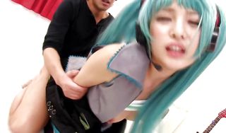 Swingeing girlie Kiritani Yuria is enjoying his thick dink deep inside her