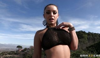 Worshipped brunette girl Liza Del Sierra gets her smooth cooter viciously drilled